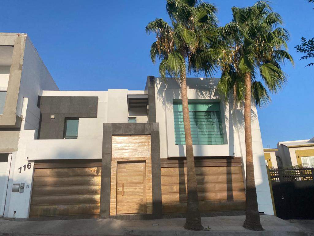 Casa En Venta En Kennedy Nogales Sonora 450 M Terreno Y 614 M Construccion Century 21