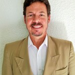 Asesor Roberto Cosio Mata